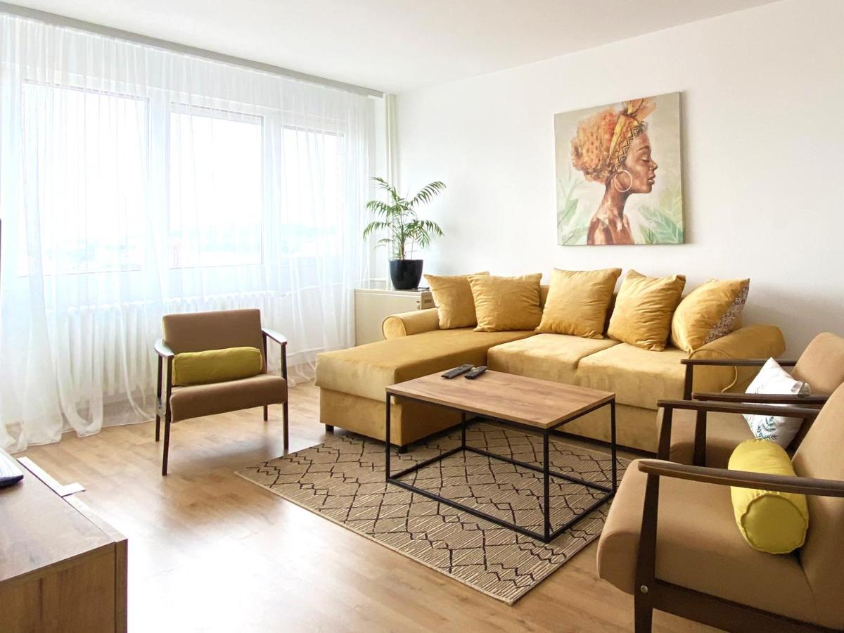 דירות Ni Apartman Milica מראה חיצוני תמונה